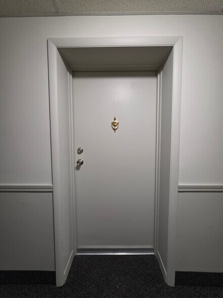 Building Photo - 25735 Lorain Rd