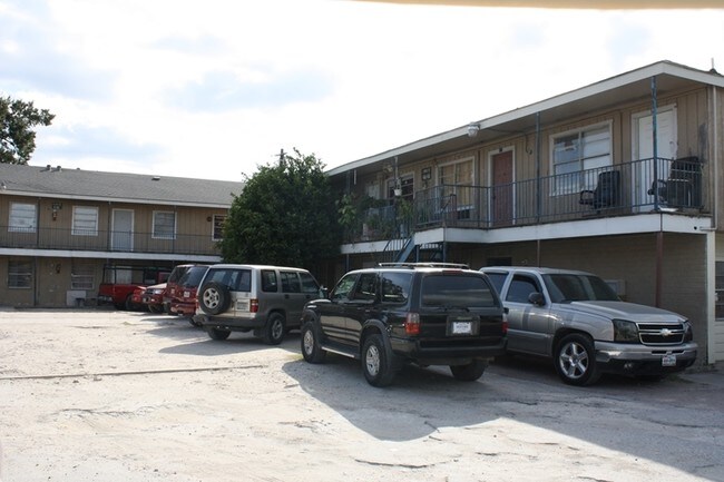 Building Photo - Villa Del Sol Apartments