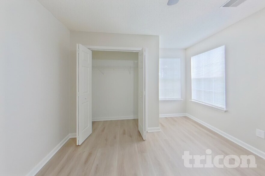 Building Photo - 1105 Glendevon Cir