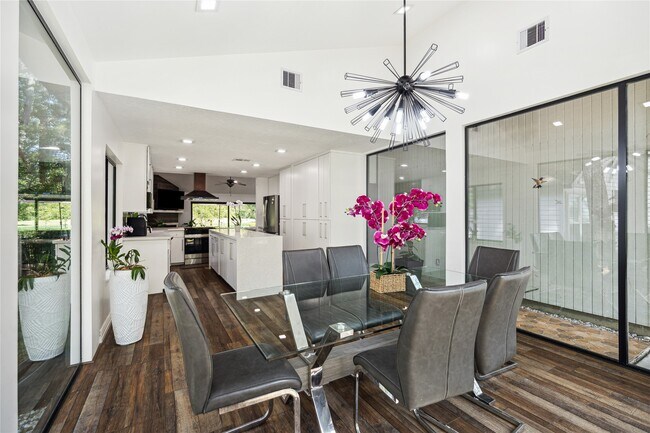 Building Photo - 64 N Timber Top Dr