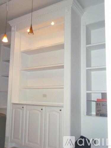 Building Photo - 1728 N Hermitage Ave