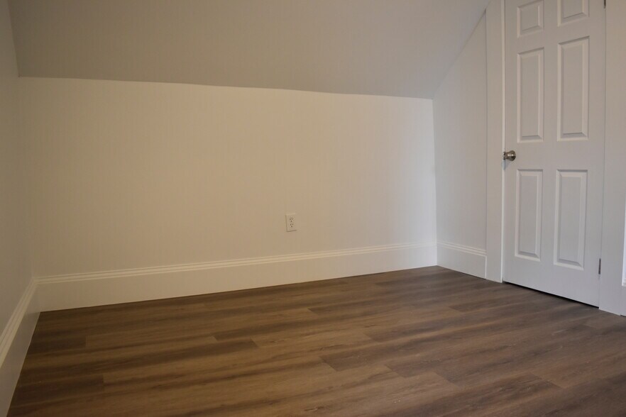 Building Photo - 70 Arlington St