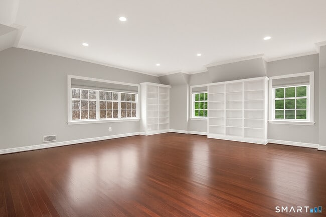 Building Photo - 93 Mansfield Ave