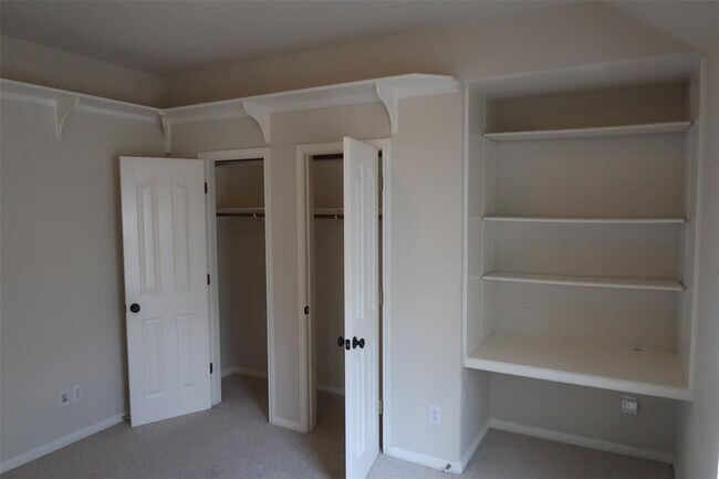 Building Photo - 2915 Briona Wood Ln