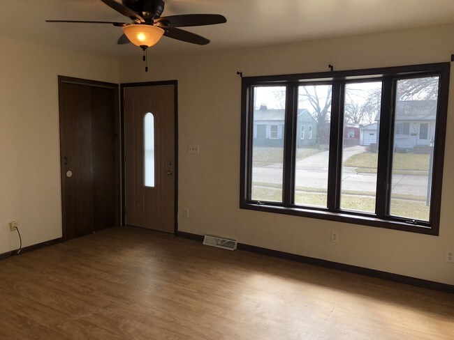 Building Photo - 733 39th Ave