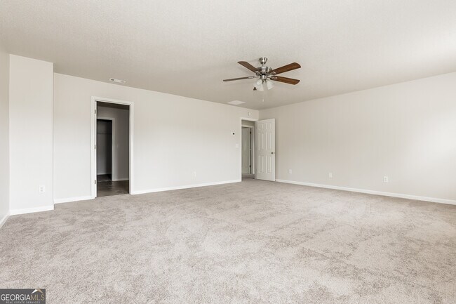 Building Photo - 3005 Pebble Creek Ln