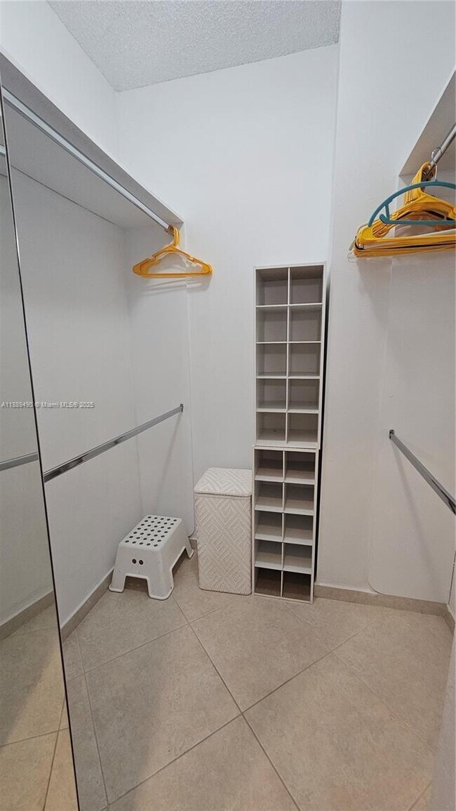 Building Photo - 1980 S Ocean Dr