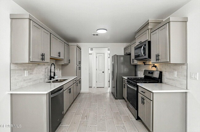 Building Photo - 941 Sandhurst Pl