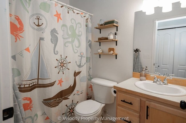 Building Photo - Single Level SW Redmond Home!