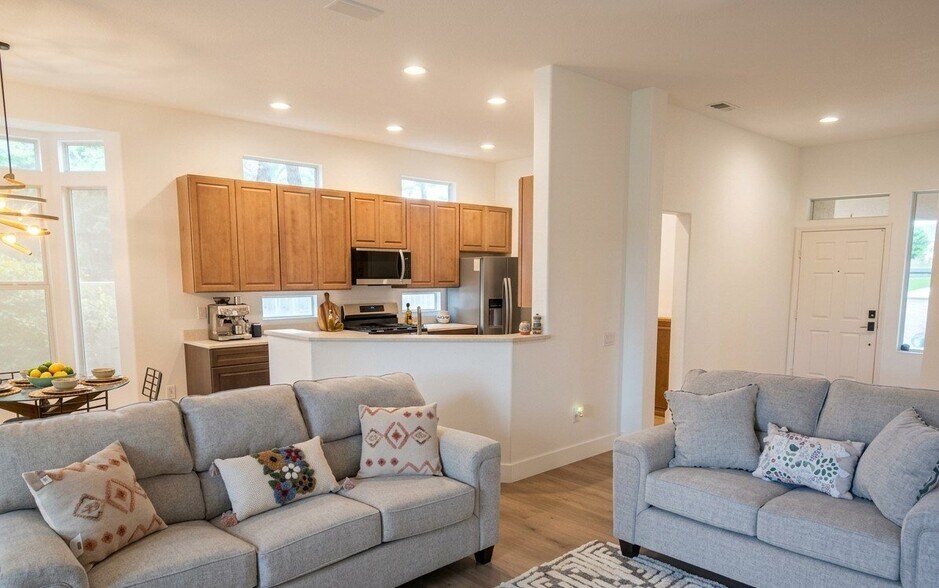 Building Photo - 44010 Royal Troon Dr