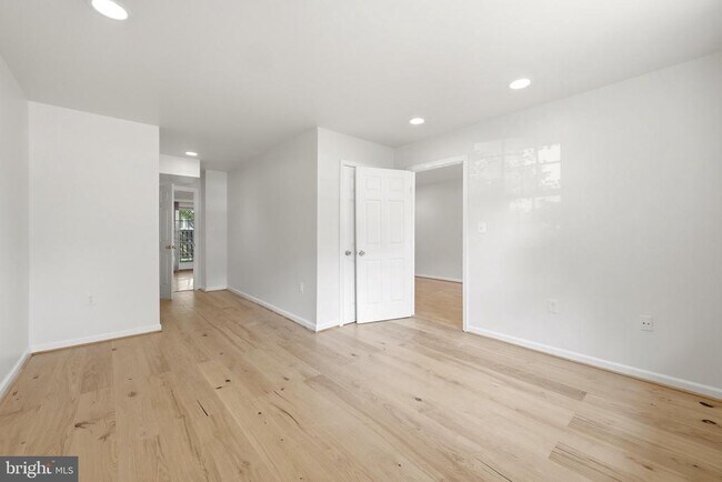Building Photo - 45805 Marlane Terrace