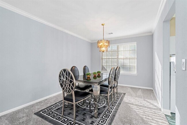 Building Photo - 9942 Villa Verde Dr