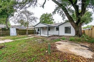 Building Photo - 122 Obion Rd