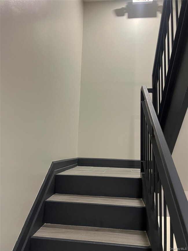 Building Photo - 518 Thatford Ave