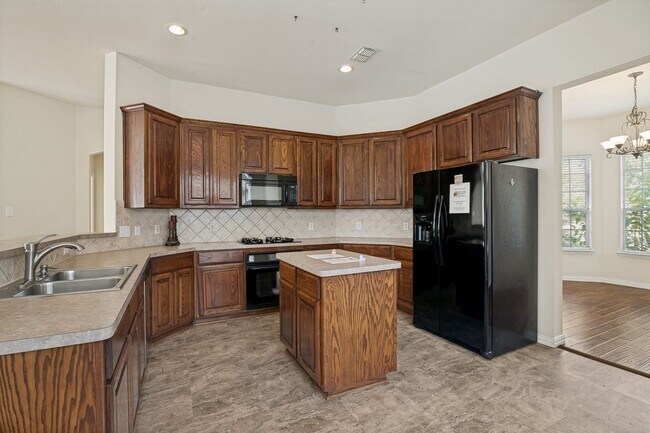 Building Photo - 1000 Leoti Ln