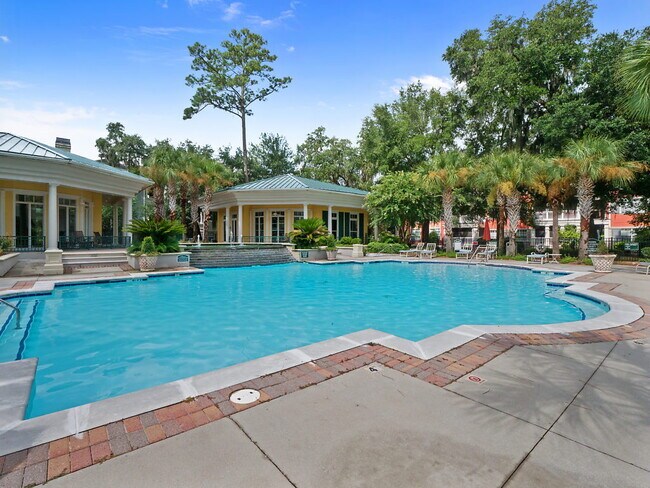 Building Photo - 2 Bed, 2 Bath Condo at amenity-rich The Me...