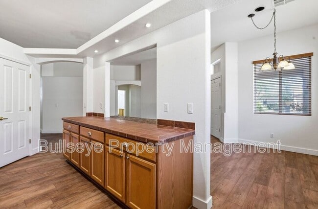 Building Photo - 6519 S 5th Way