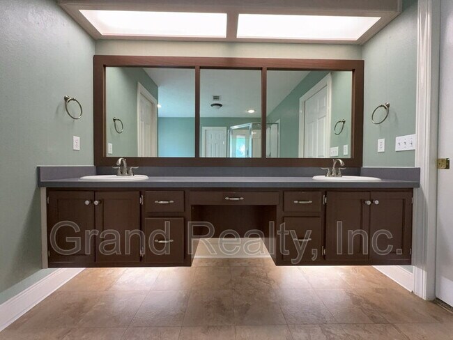 Building Photo - 5212 Jim Dandy Ln