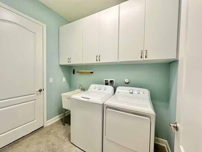 Building Photo - 2491 Treasure Cay Ln