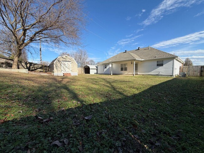 Building Photo - ***501 Bonanza Street***