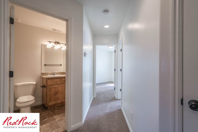 Building Photo - DOG-FRIENDLY 3 Bedroom Townhome with INTER...