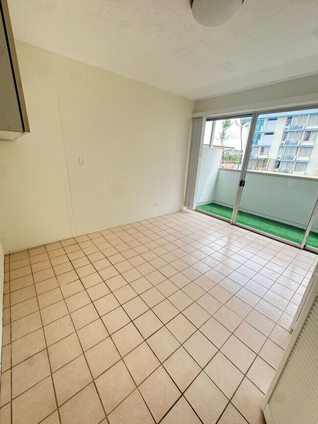 Building Photo - PET FRIENDLY 3 Bed, 1 Bath, 1 parking ELEC...