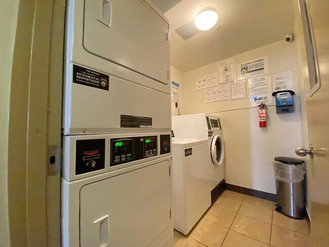 Building Photo - 4125 Kissena Blvd