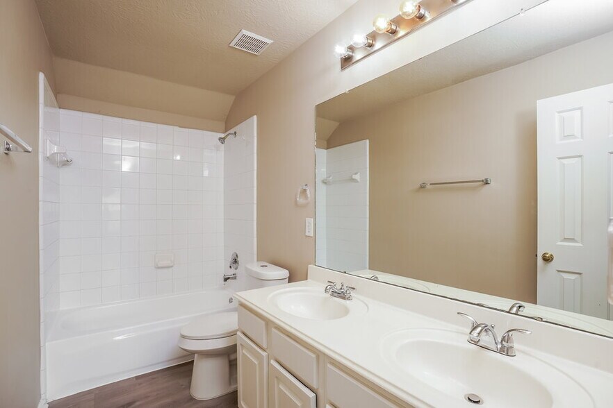Building Photo - 5418 Trail Timbers Dr