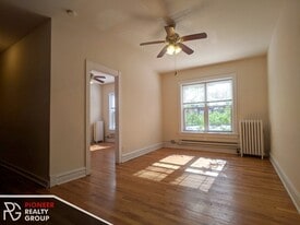 Building Photo - 957 W Cornelia Ave