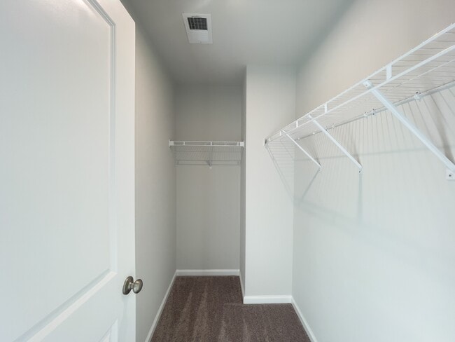 Building Photo - 105 Paddock Glen Dr