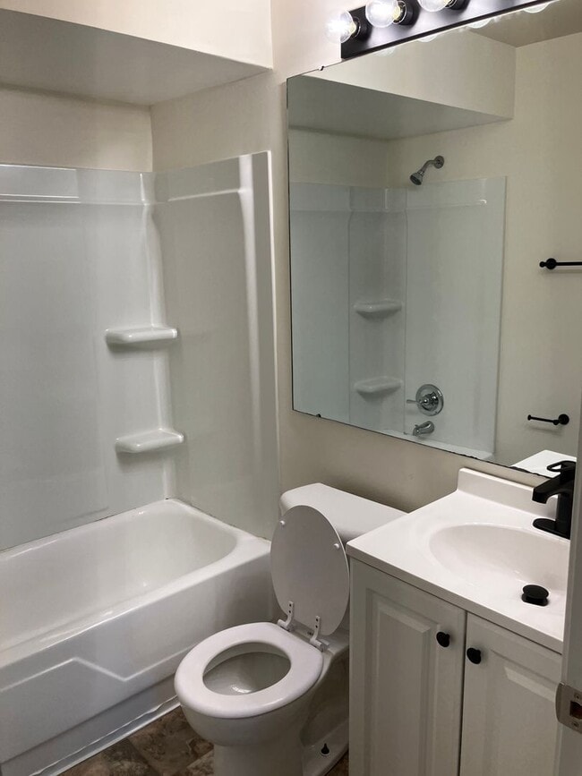 Building Photo - 1-Bedroom Apartment in Troy, OH