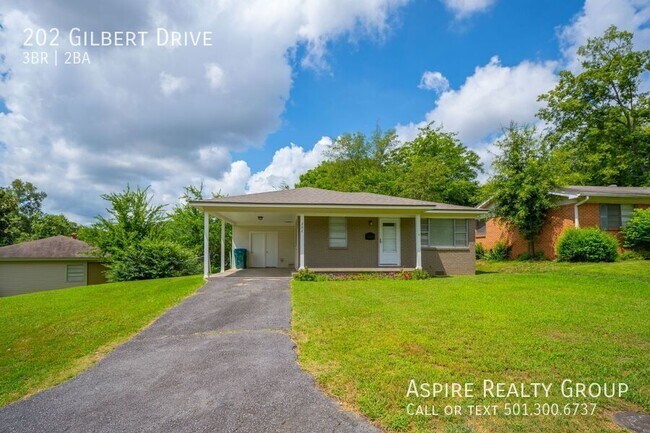 Building Photo - 202 Gilbert Dr