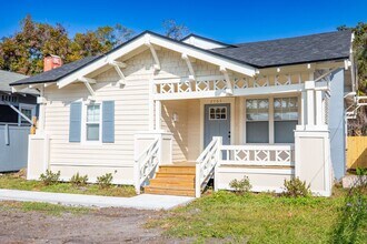 Building Photo - Renovated Bungalow in Riverside