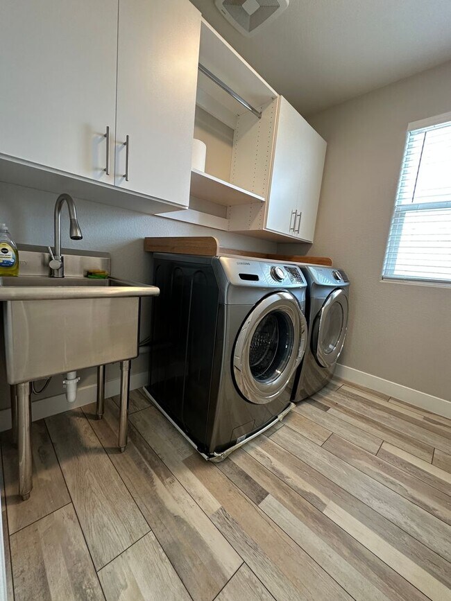 Building Photo - 7758 Meng Ct