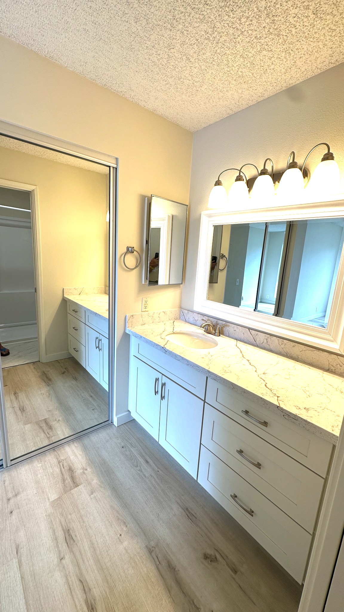 Master Bathroom - 91-238 Hanapouli Cir