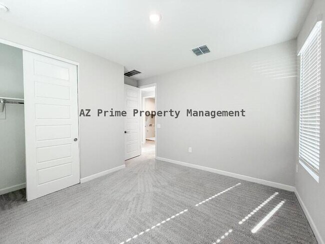 Building Photo - 5138 E Anderson Dr