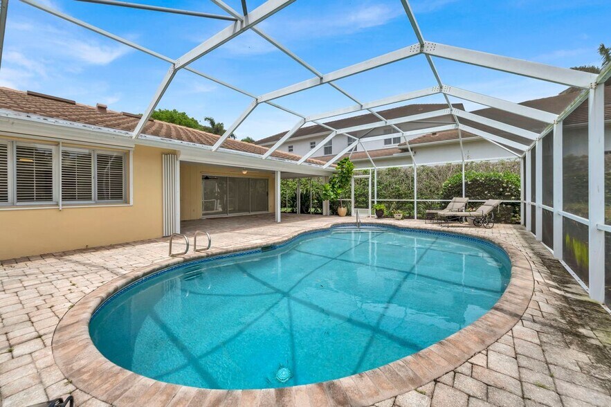 Building Photo - 656 Binnacle Dr