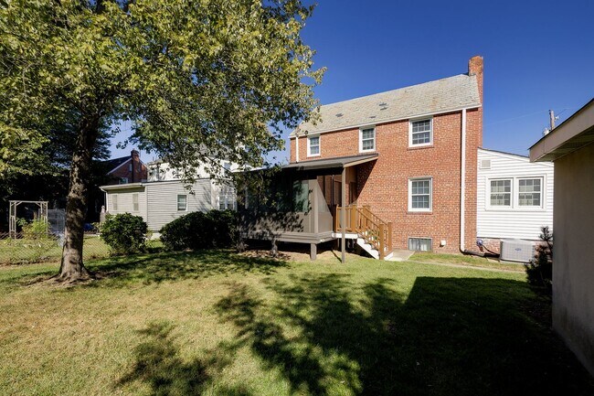 Building Photo - Charming 3BR/2BA Home in Hyattsville with ...