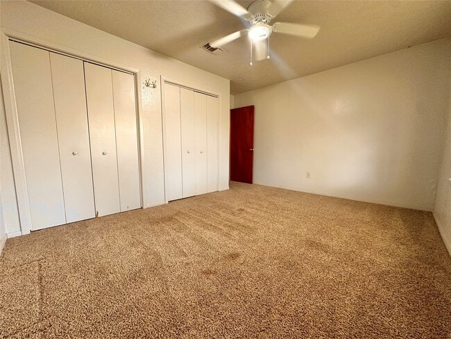 Building Photo - 1822 Willow Bend Dr