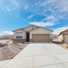 Building Photo - 4 bed 2 bath home in Huning Ranch. MOVE IN SPECIAL!