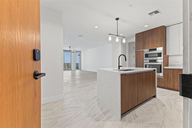 Building Photo - 777 3rd Ave N