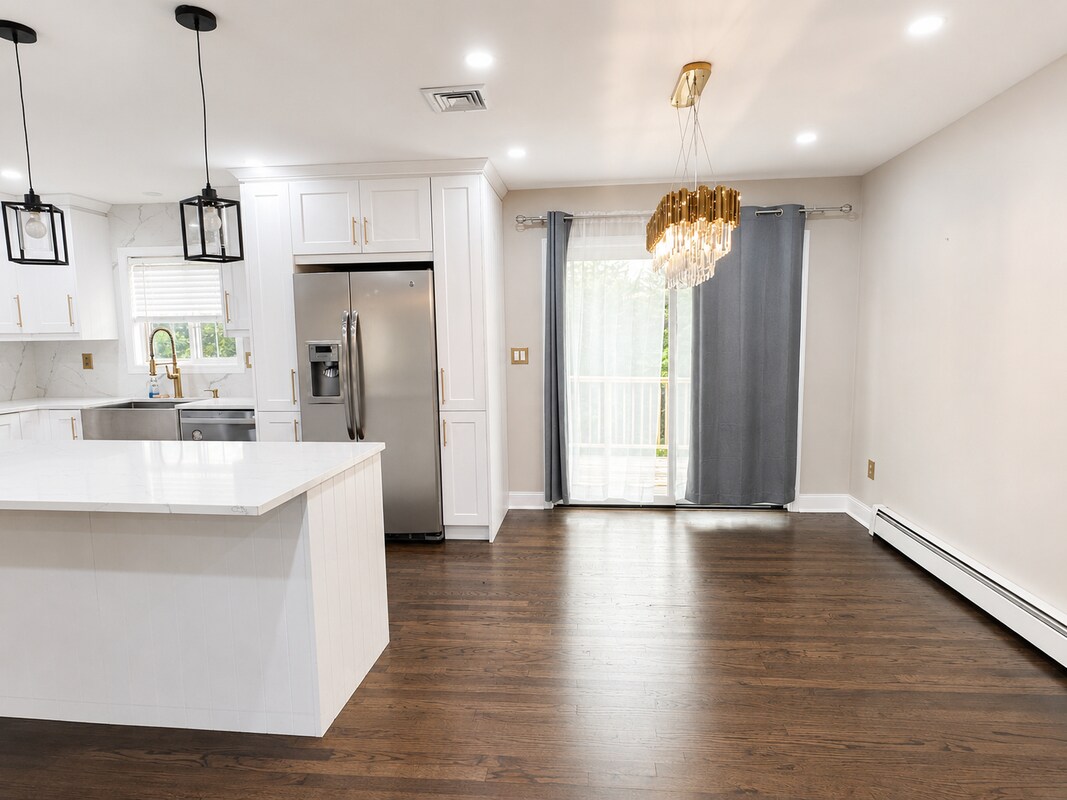 Building Photo - 8 Bronson Dr