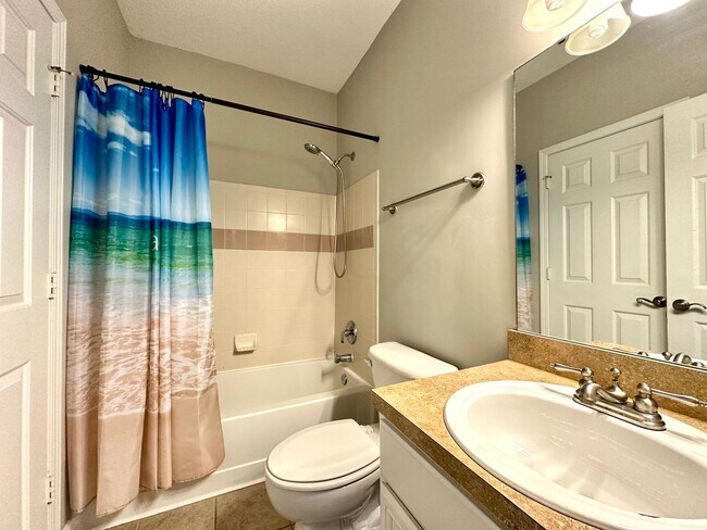 Building Photo - 2 Bedroom, 2 Bath Condo in The Concord West of The Ashley!