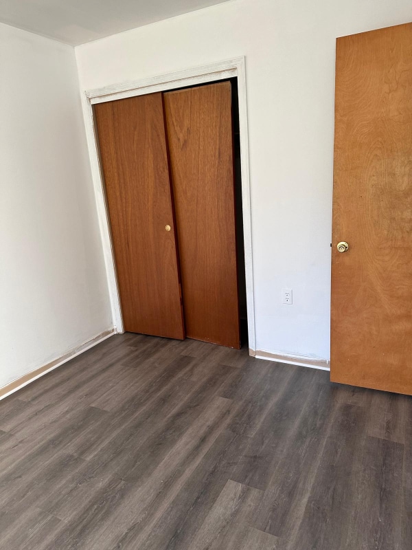 Building Photo - 235 Vista Dr