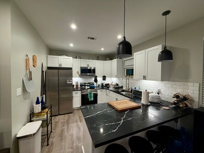 Building Photo - 1362 Harrison Ave