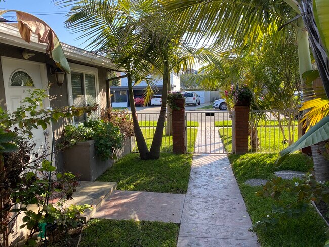 Private Front Entrance - 292 16th Pl