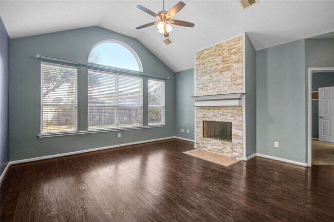 Building Photo - 6007 Dover Creek Ln