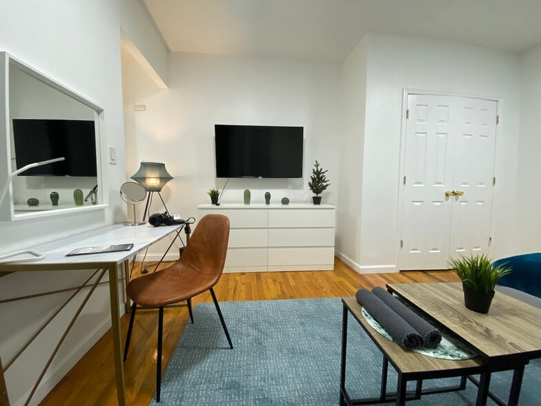 Building Photo - 317 E 75th St