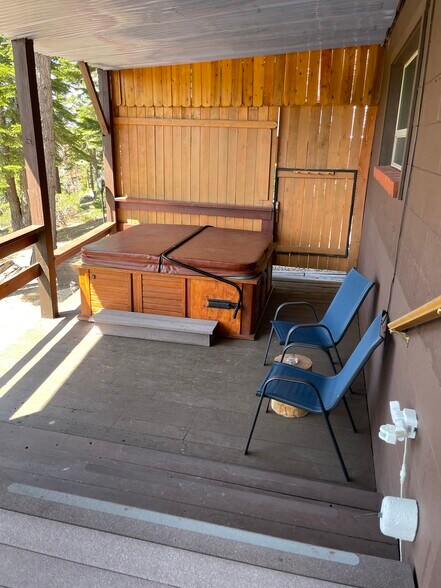 Private hot tub - 1888 Apalachee Dr