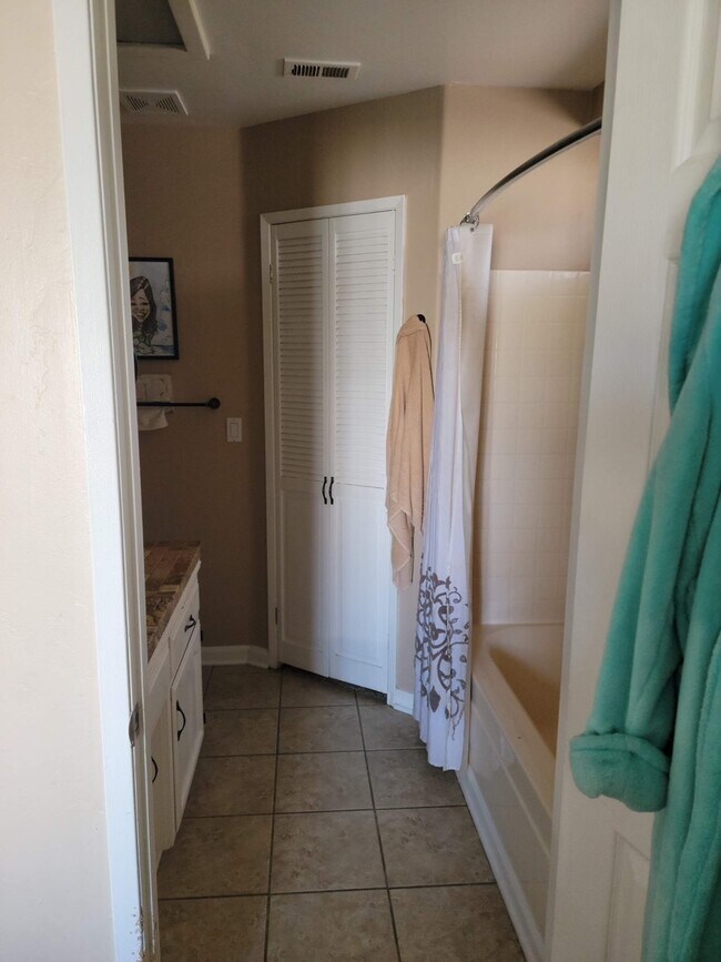 Building Photo - 5412 Summer Villa Dr